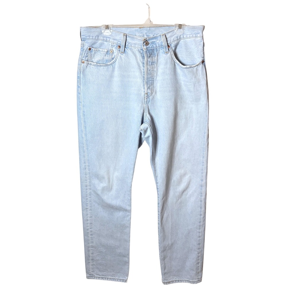 Levi 501 Original Fit Jeans Womens 32x30 Light Wash Denim Straight Leg Classic